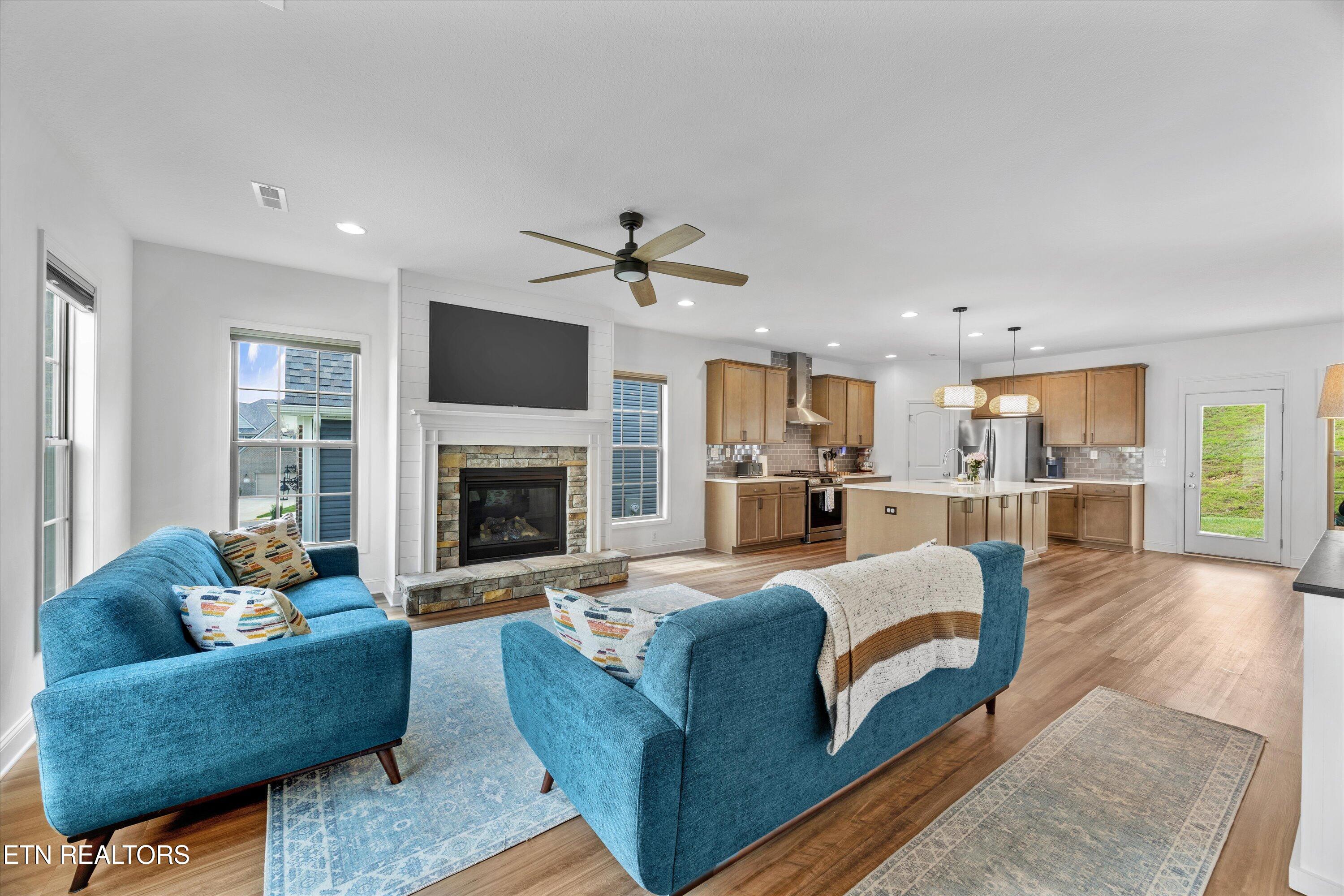 8736 Yellow Aster Rd