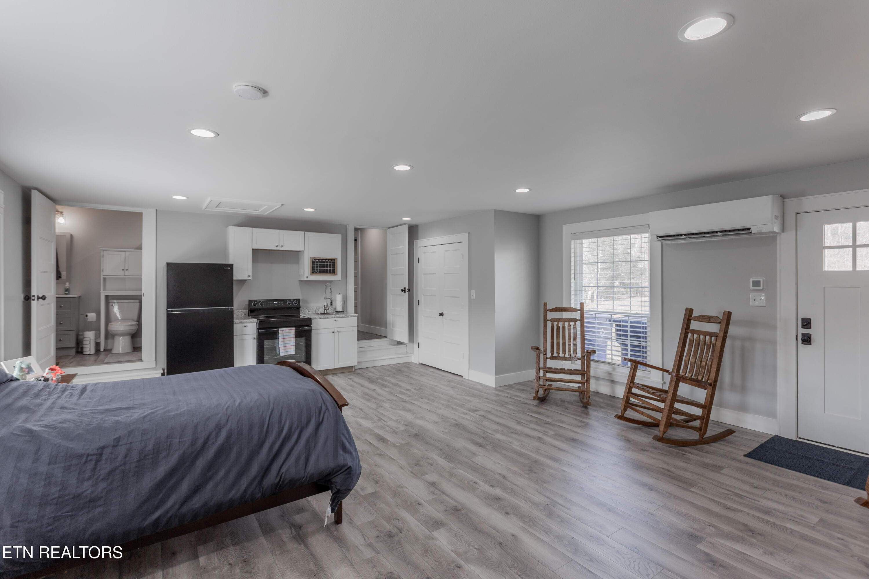 2409 Smith School Rd