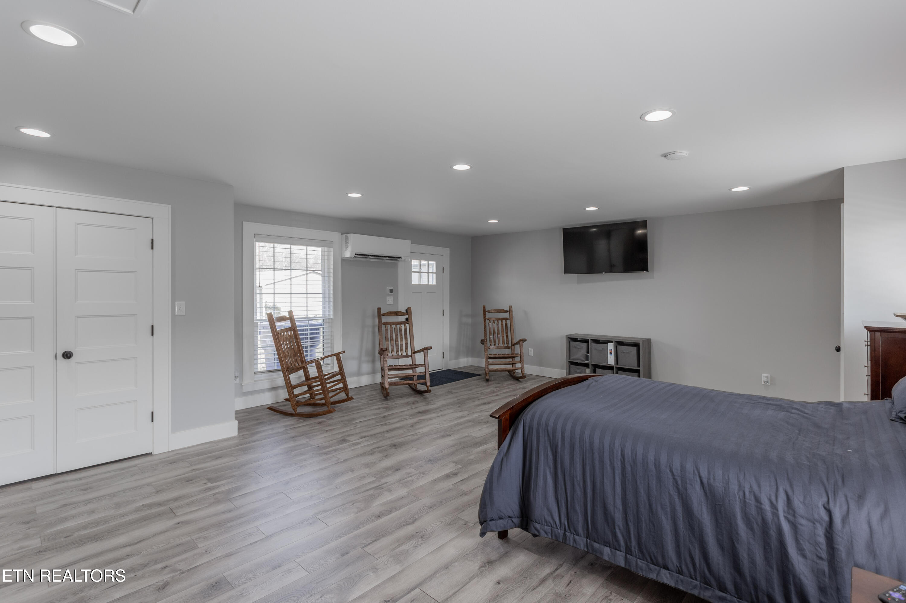 2409 Smith School Rd