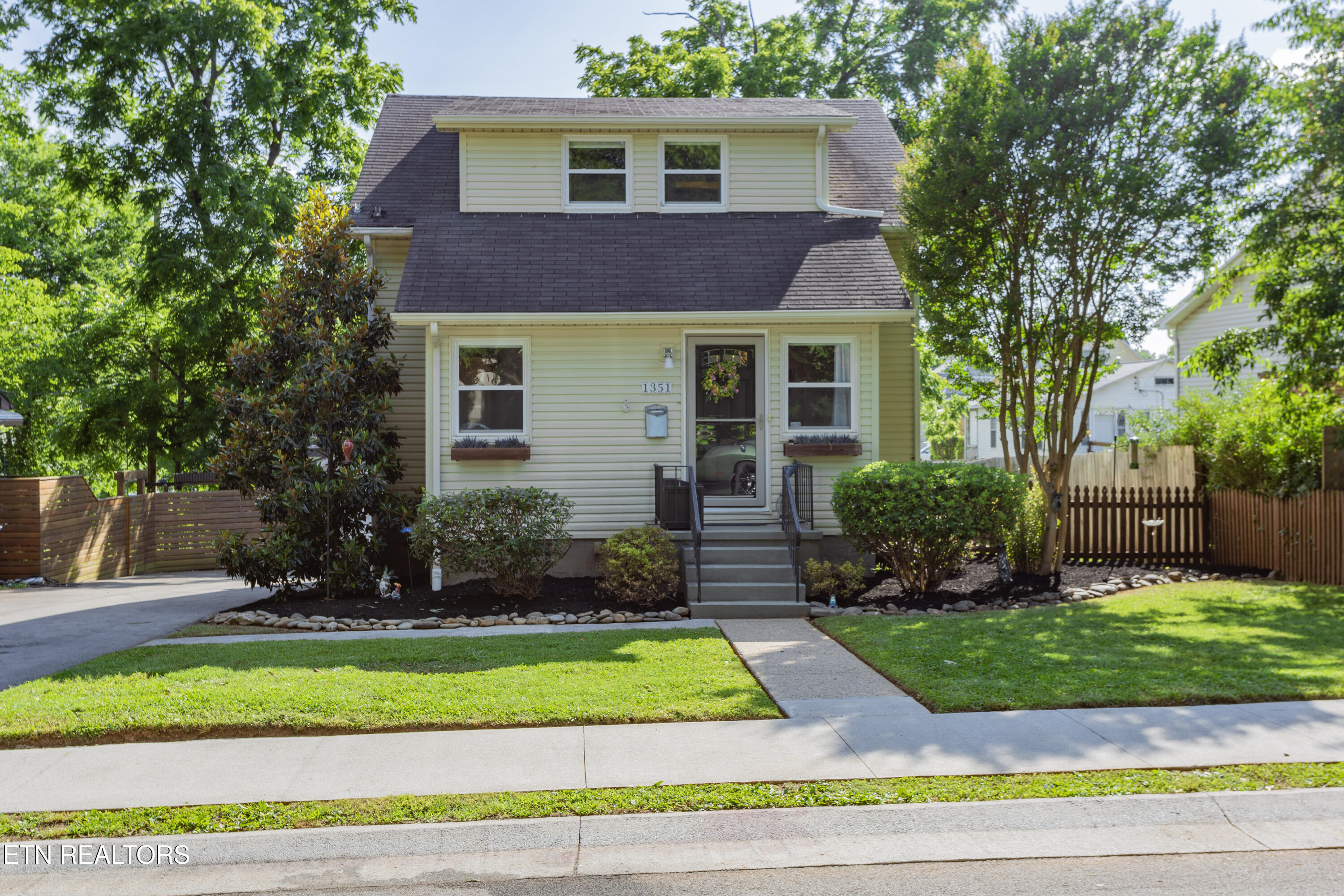 1351 Dalton St