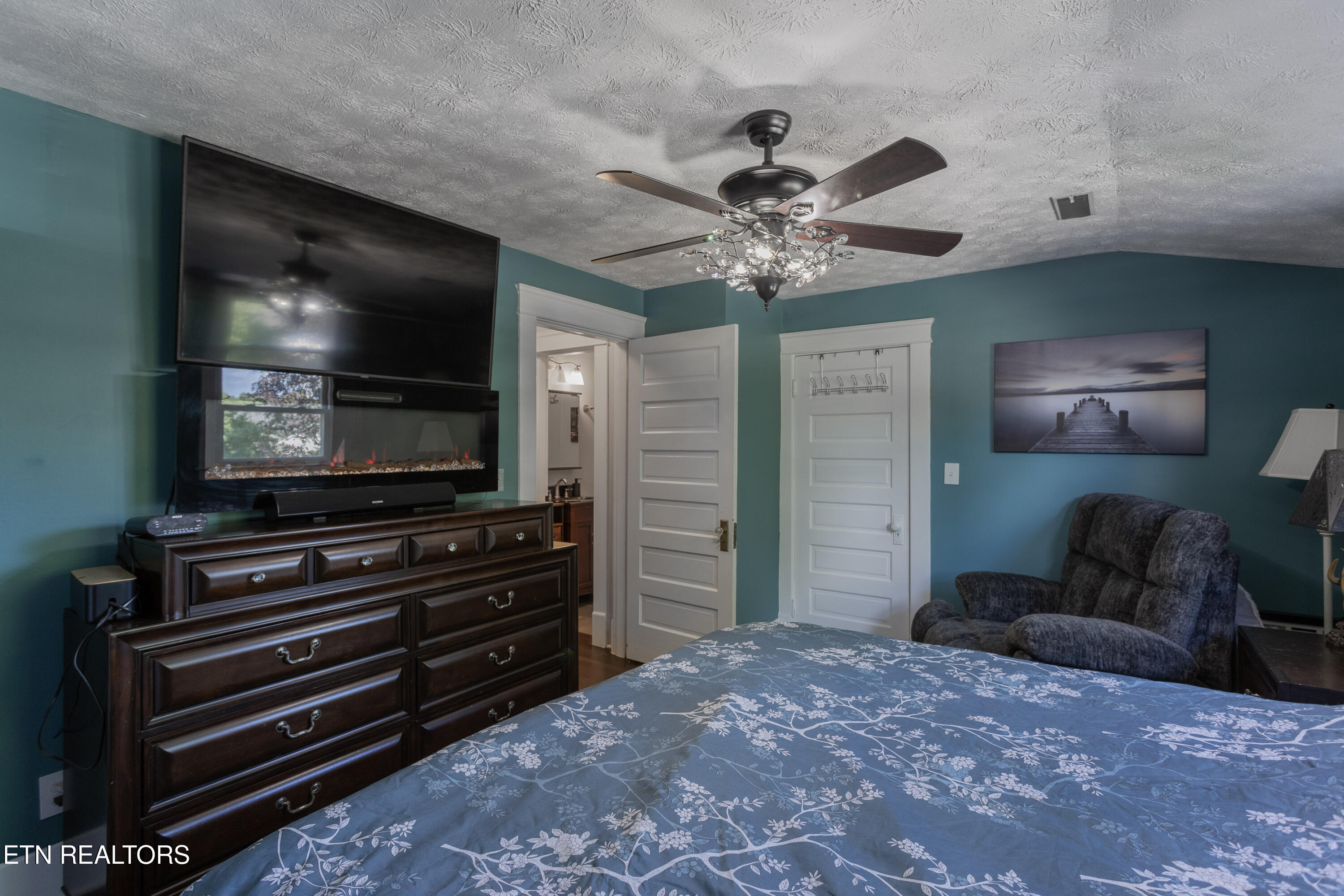 1351 Dalton St