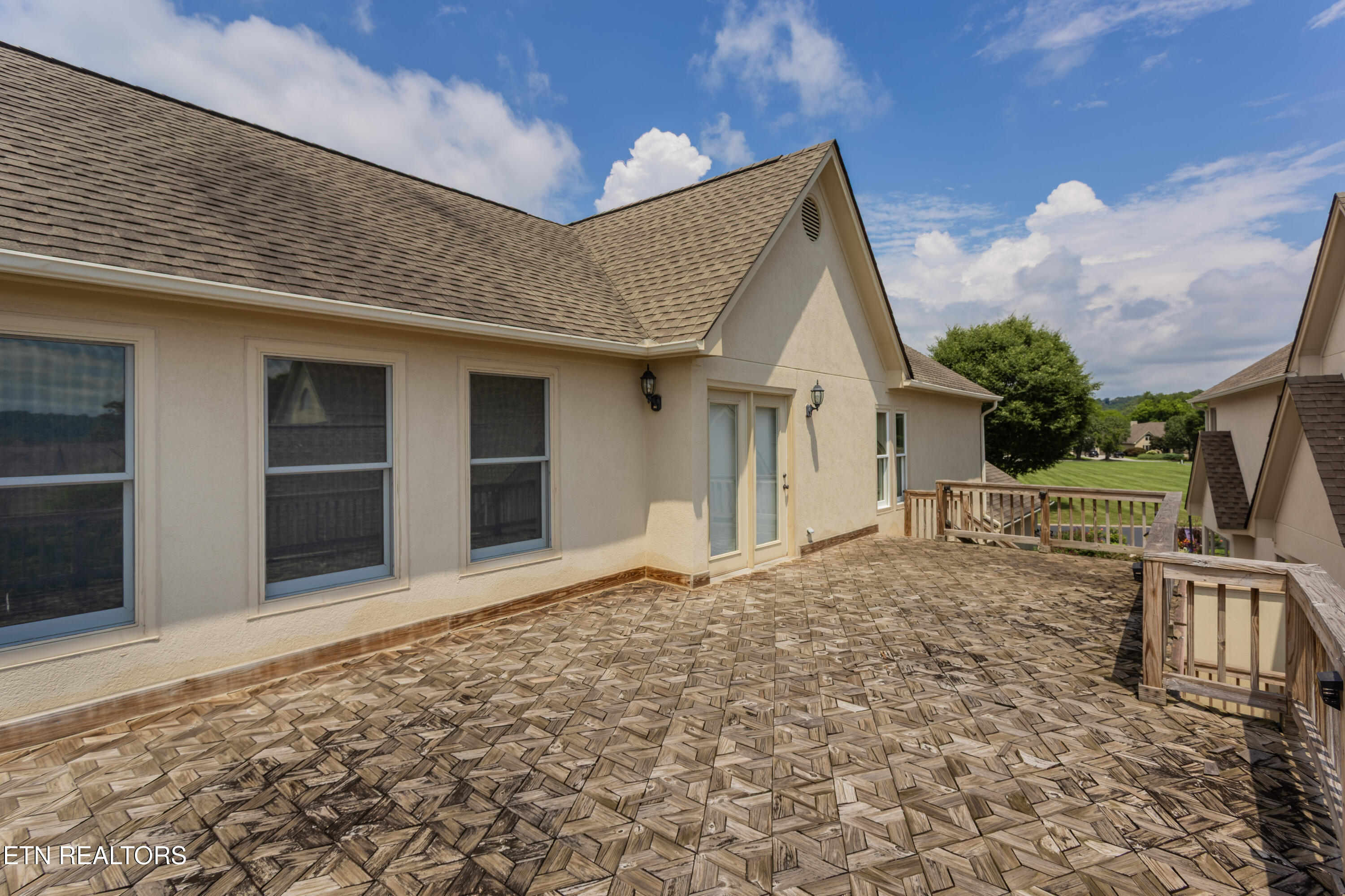 3445 Commodore Point