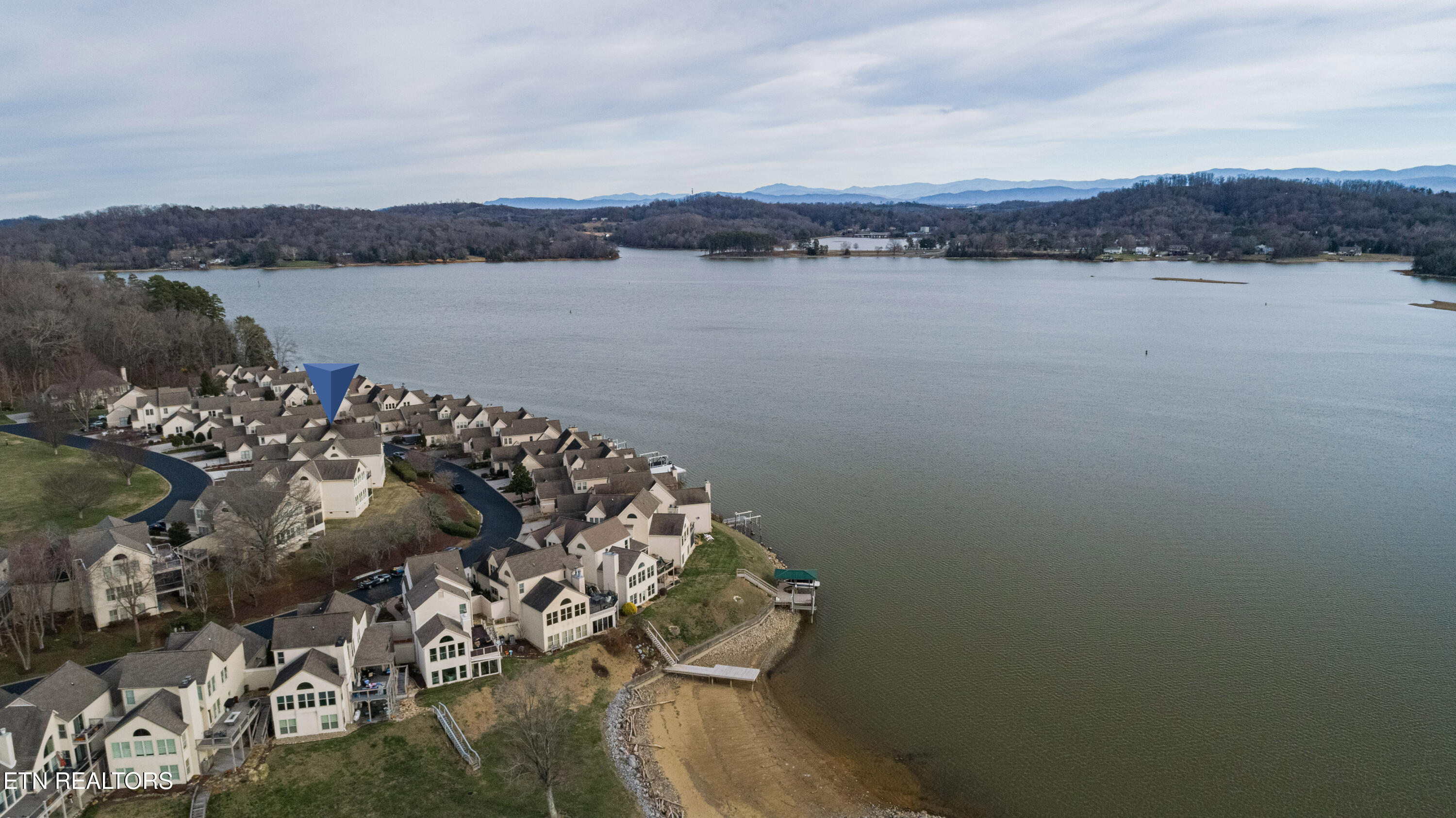 3445 Commodore Point