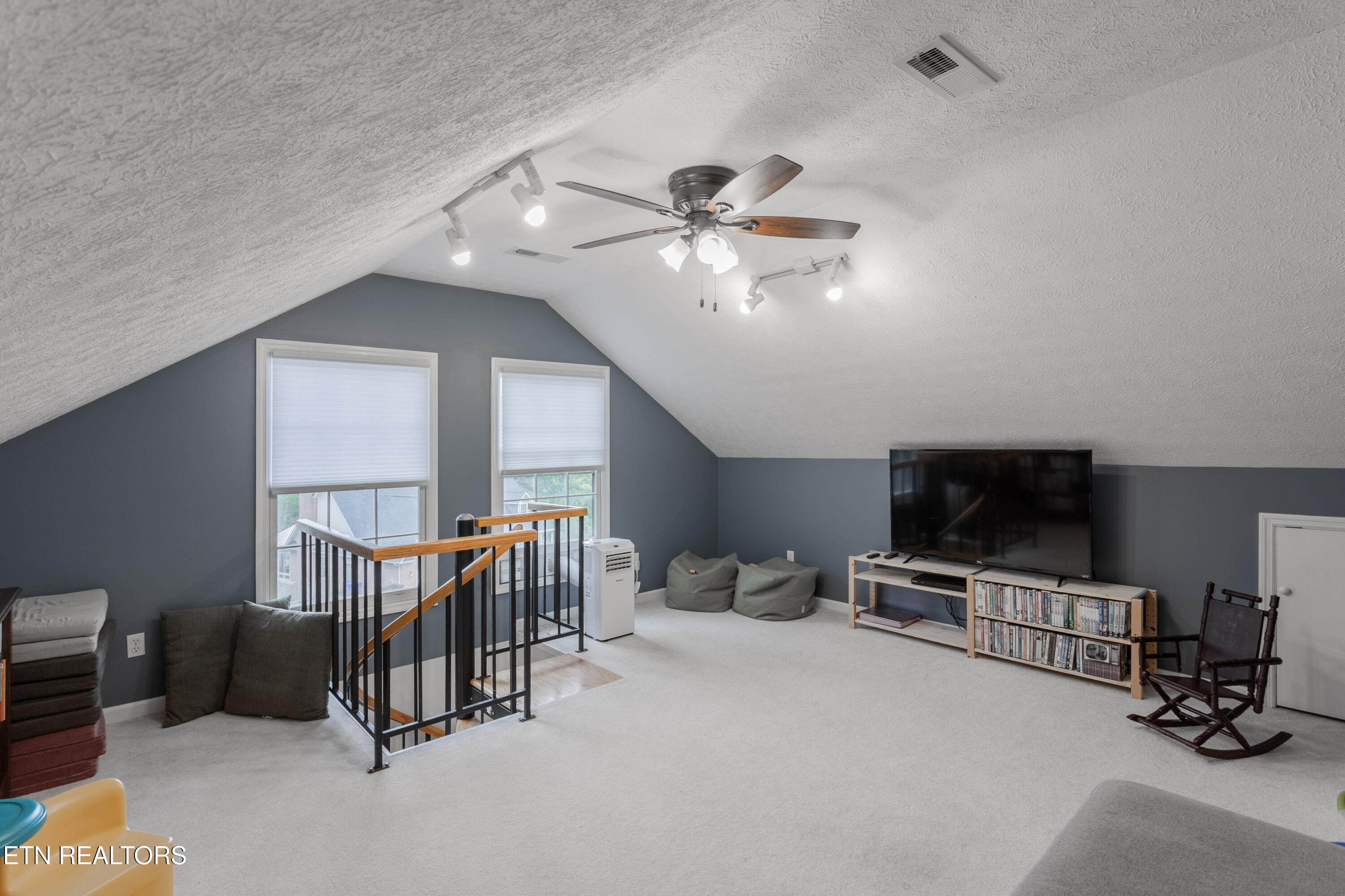 109 W Melbourne Rd