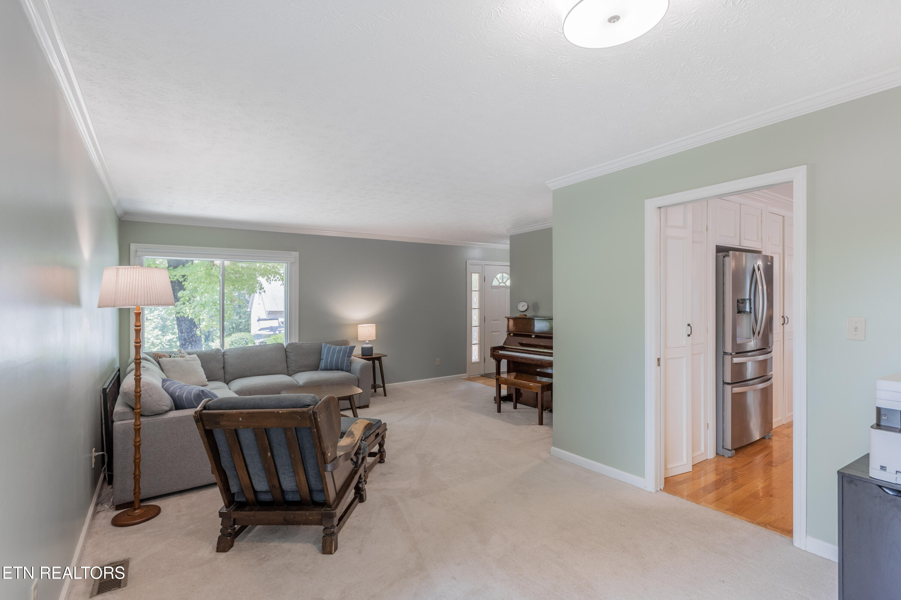 109 W Melbourne Rd