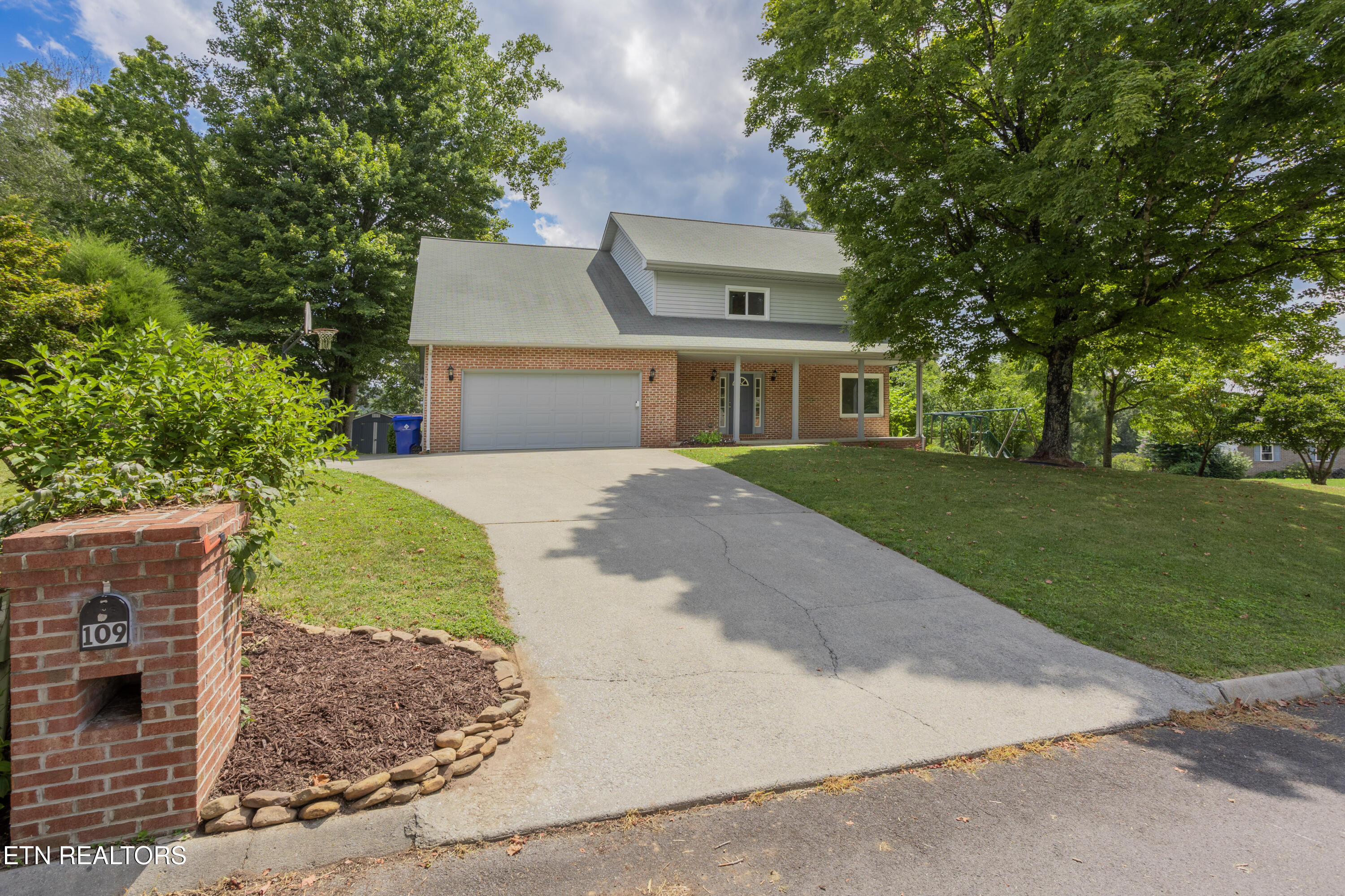 109 W Melbourne Rd