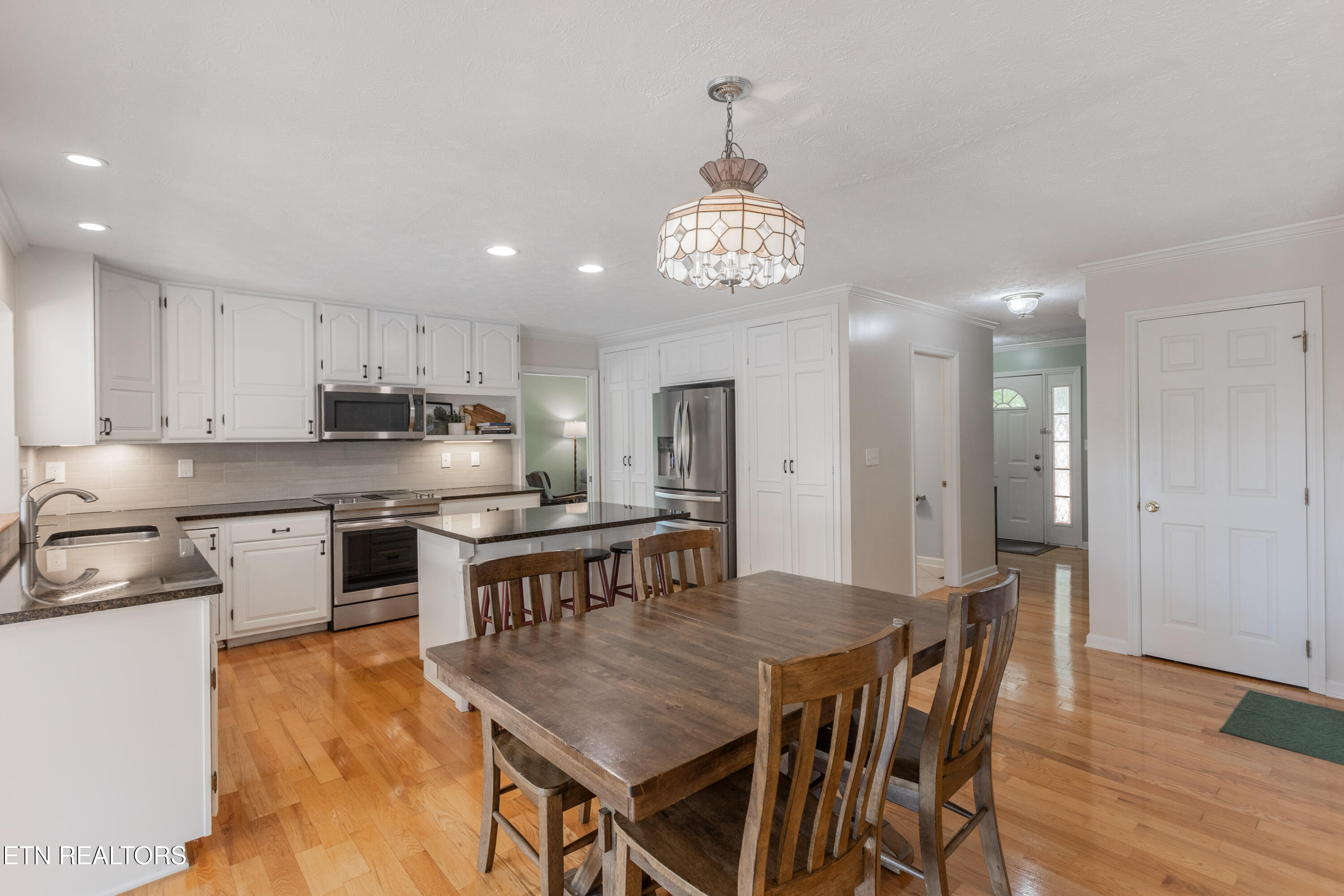 109 W Melbourne Rd