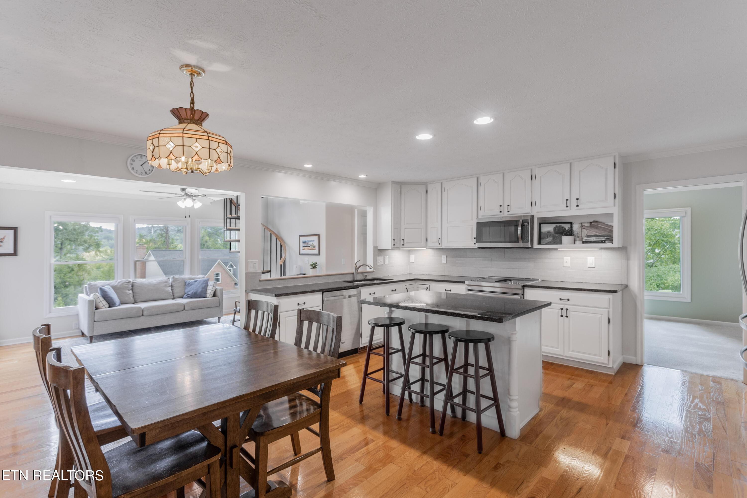 109 W Melbourne Rd