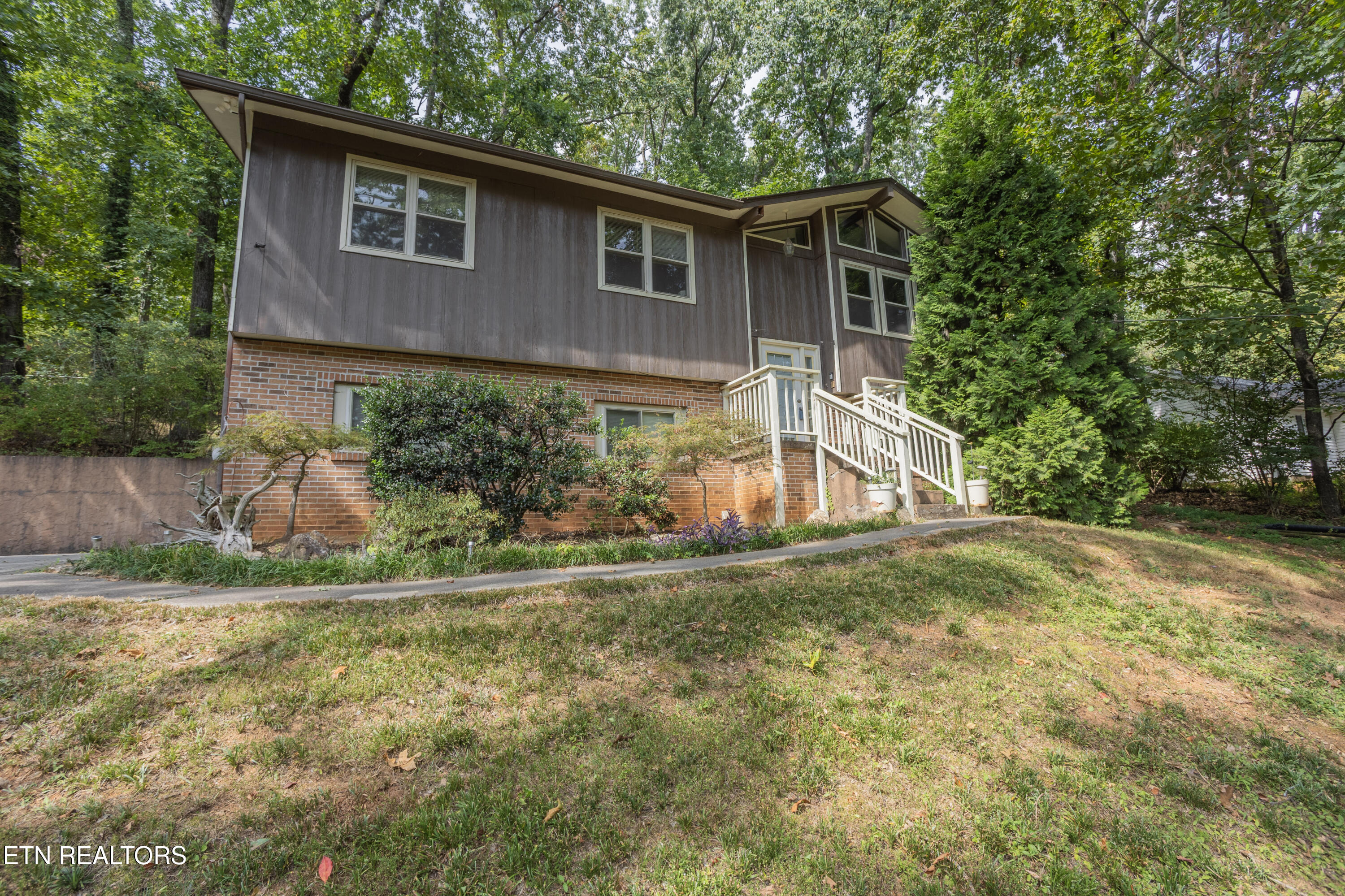 5029 Ridgemont Drive