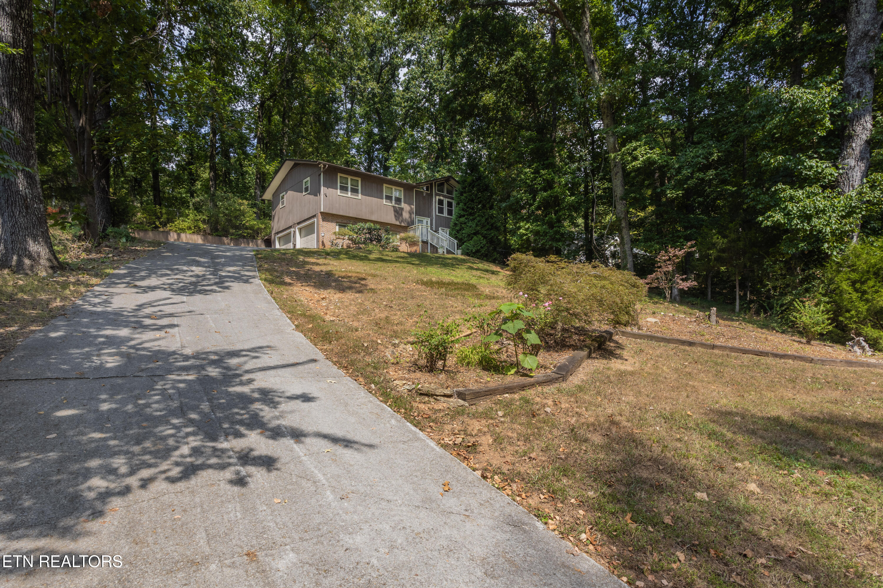 5029 Ridgemont Drive