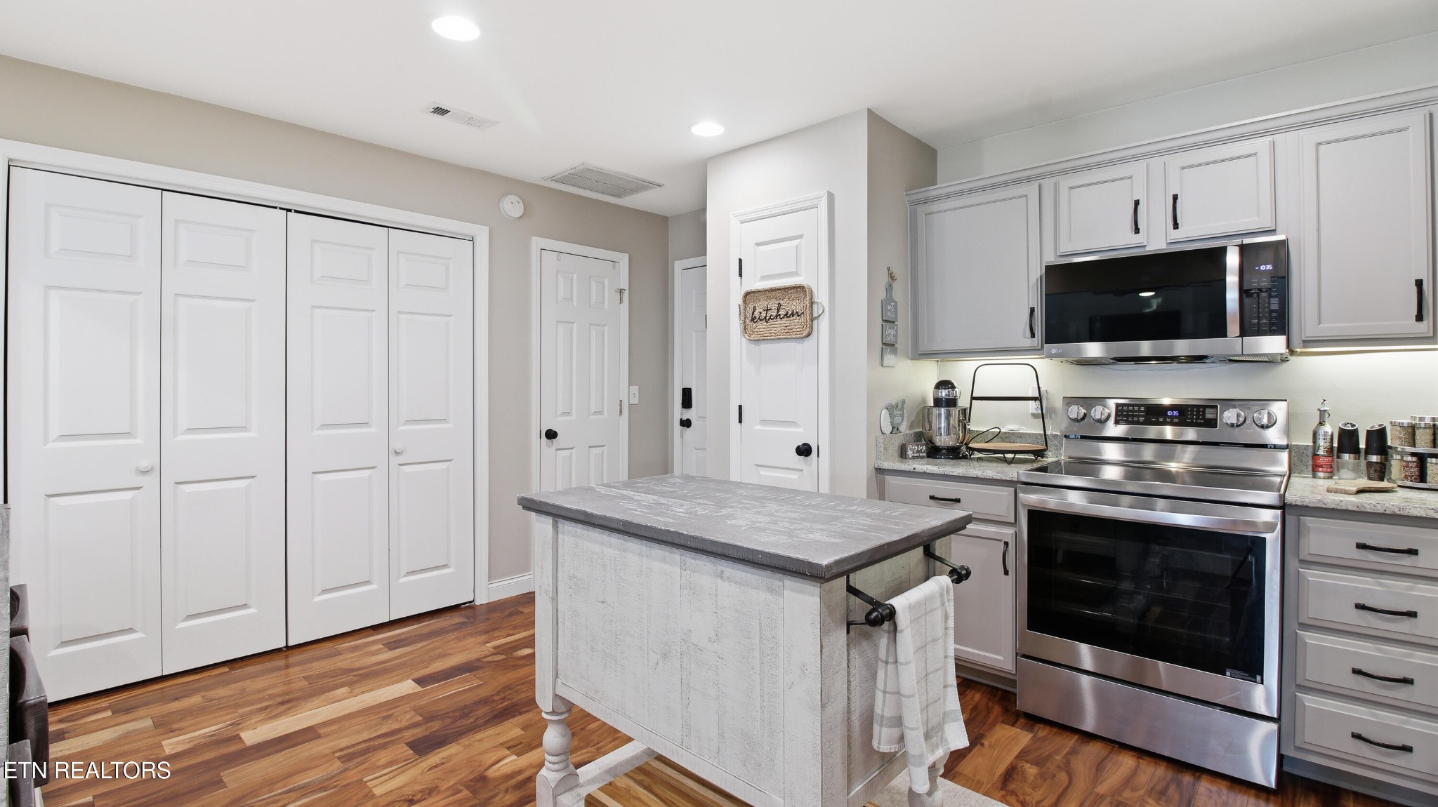 619 Farragut Commons Drive