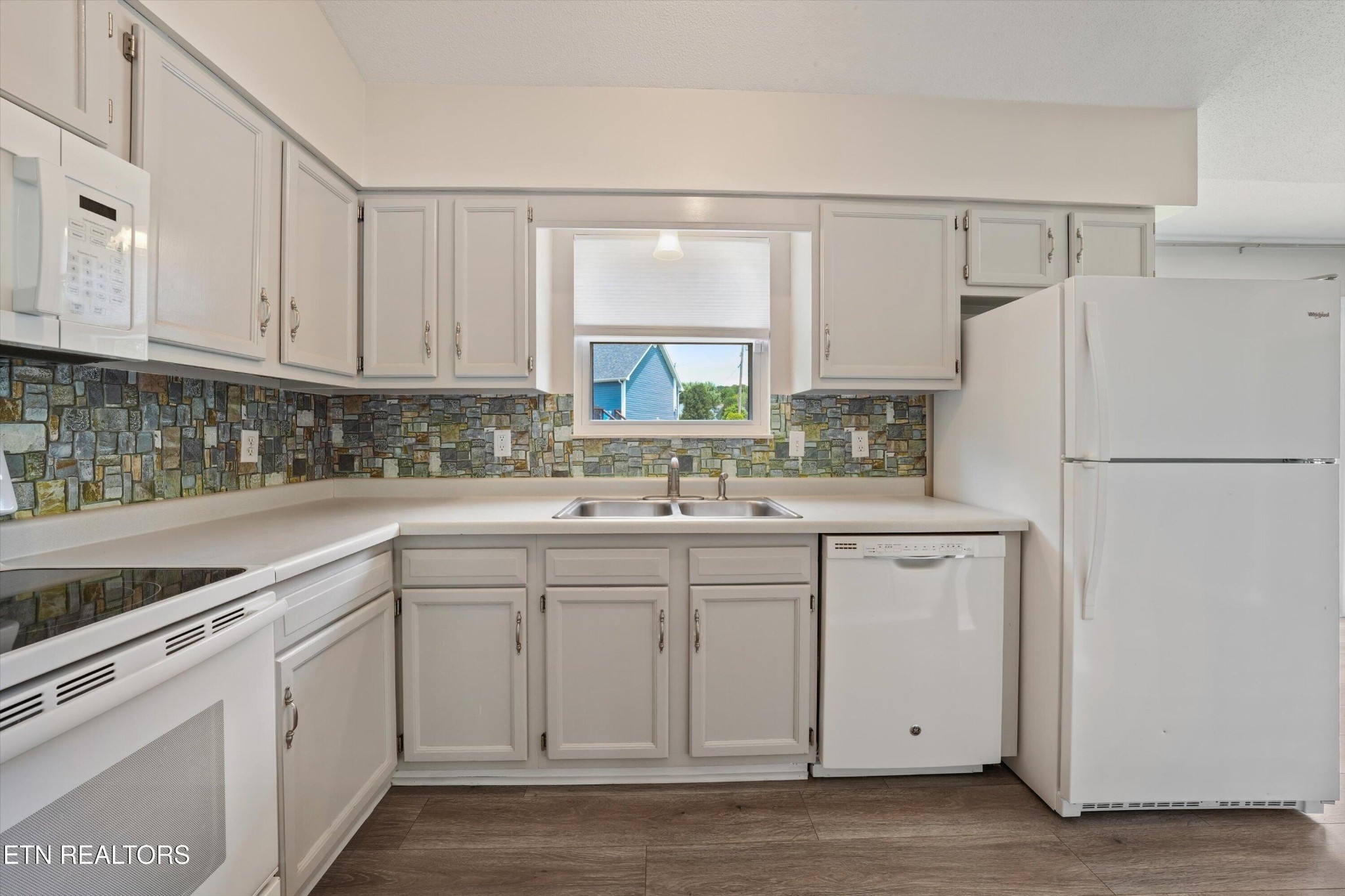 733 Summerdale Drive