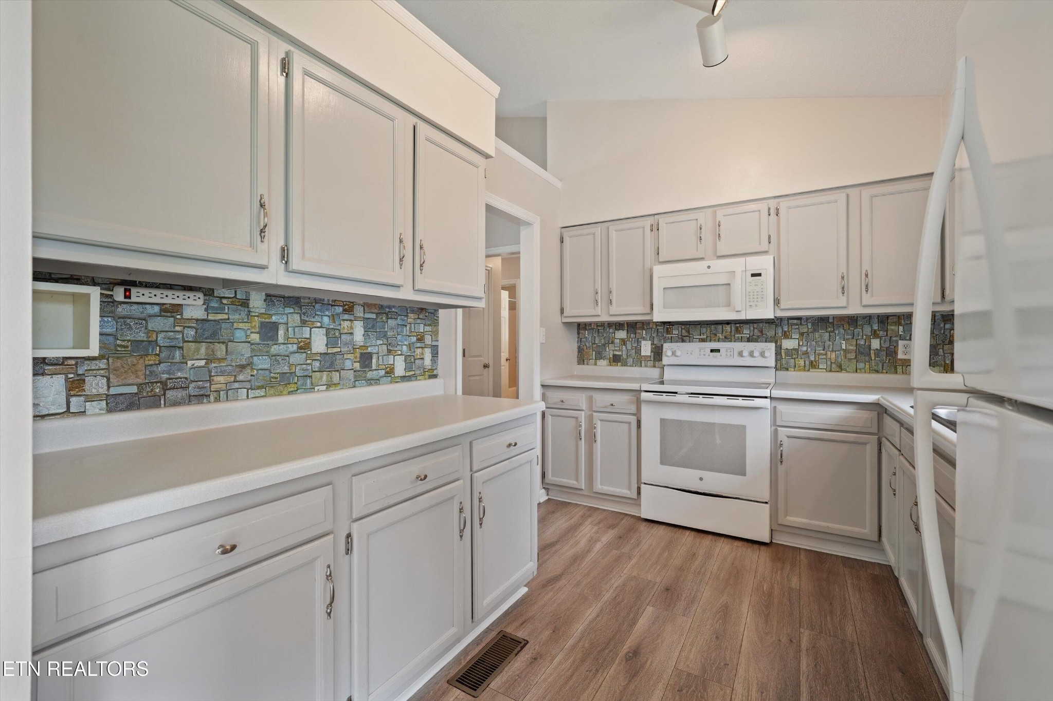 733 Summerdale Drive