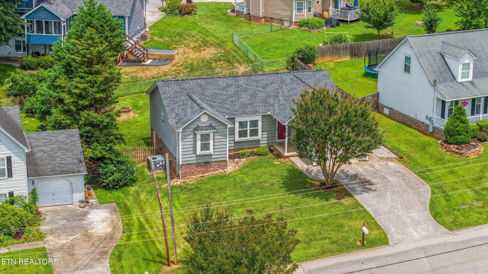 733 Summerdale Drive