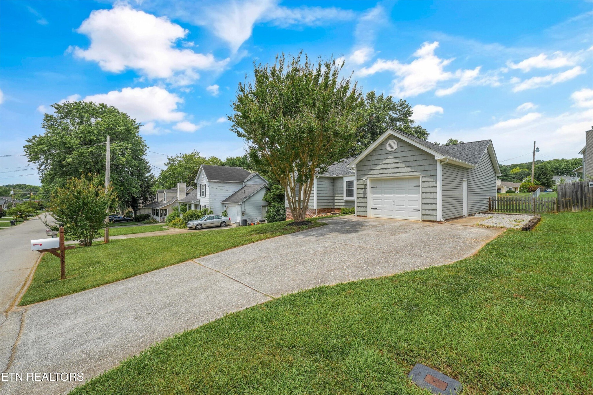 733 Summerdale Drive