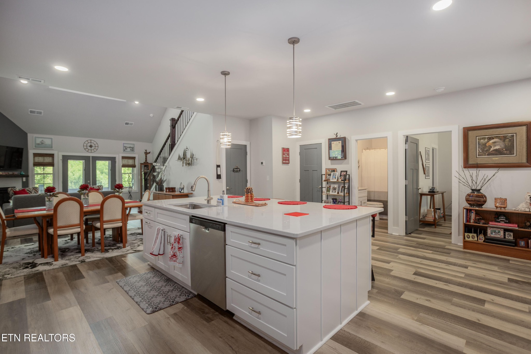 986 Meadow Walk Lane