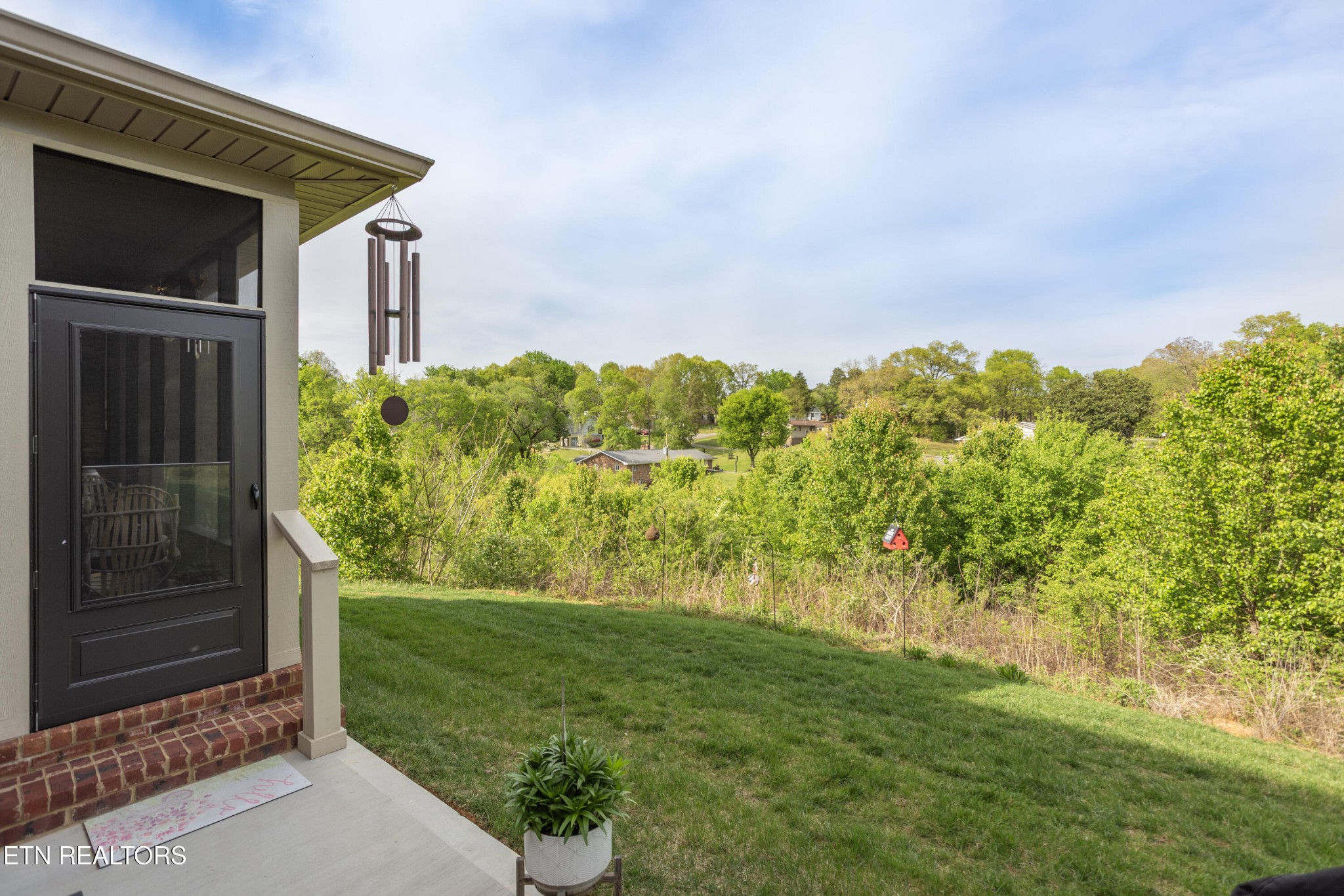 986 Meadow Walk Lane