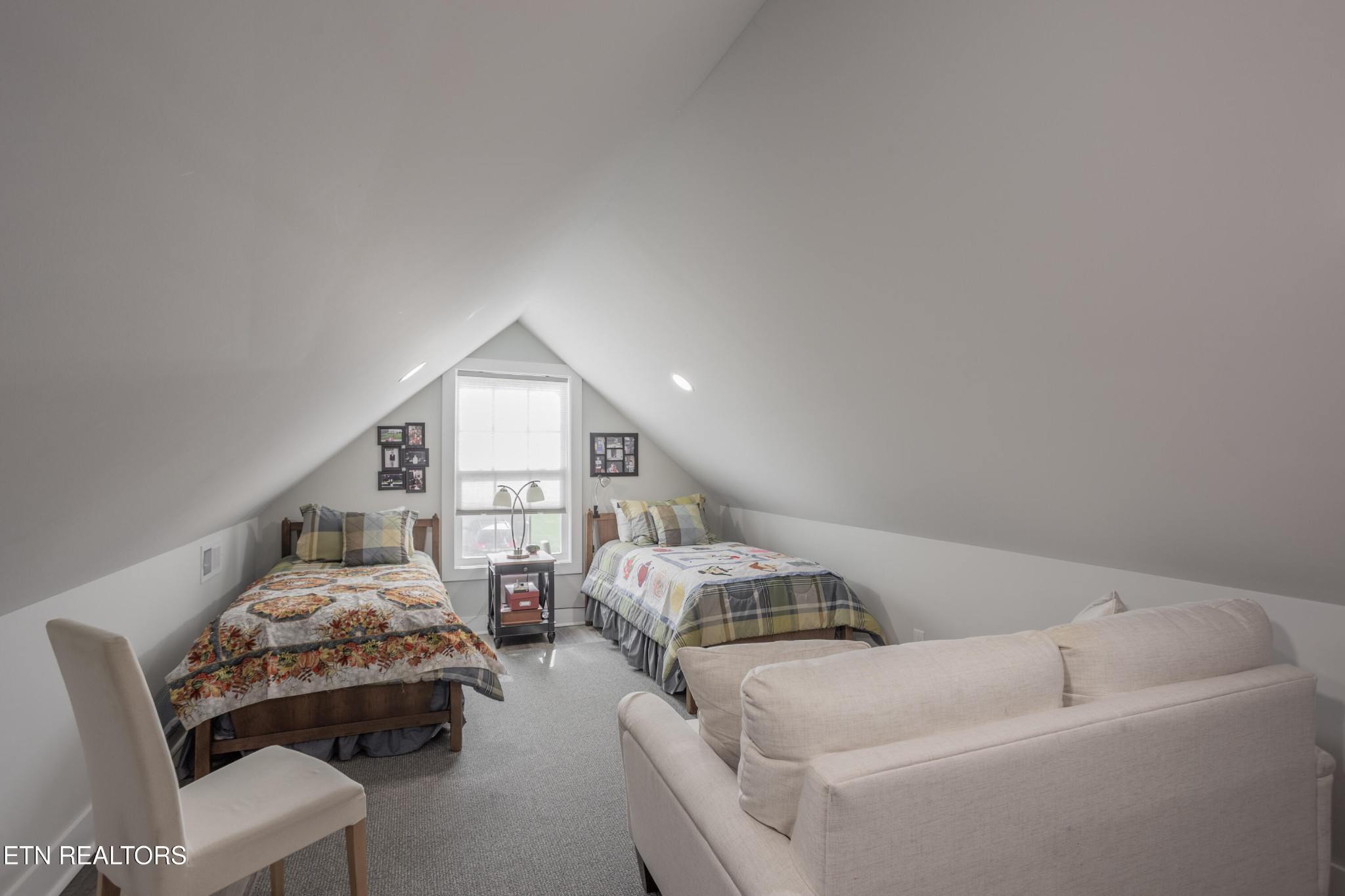 986 Meadow Walk Lane