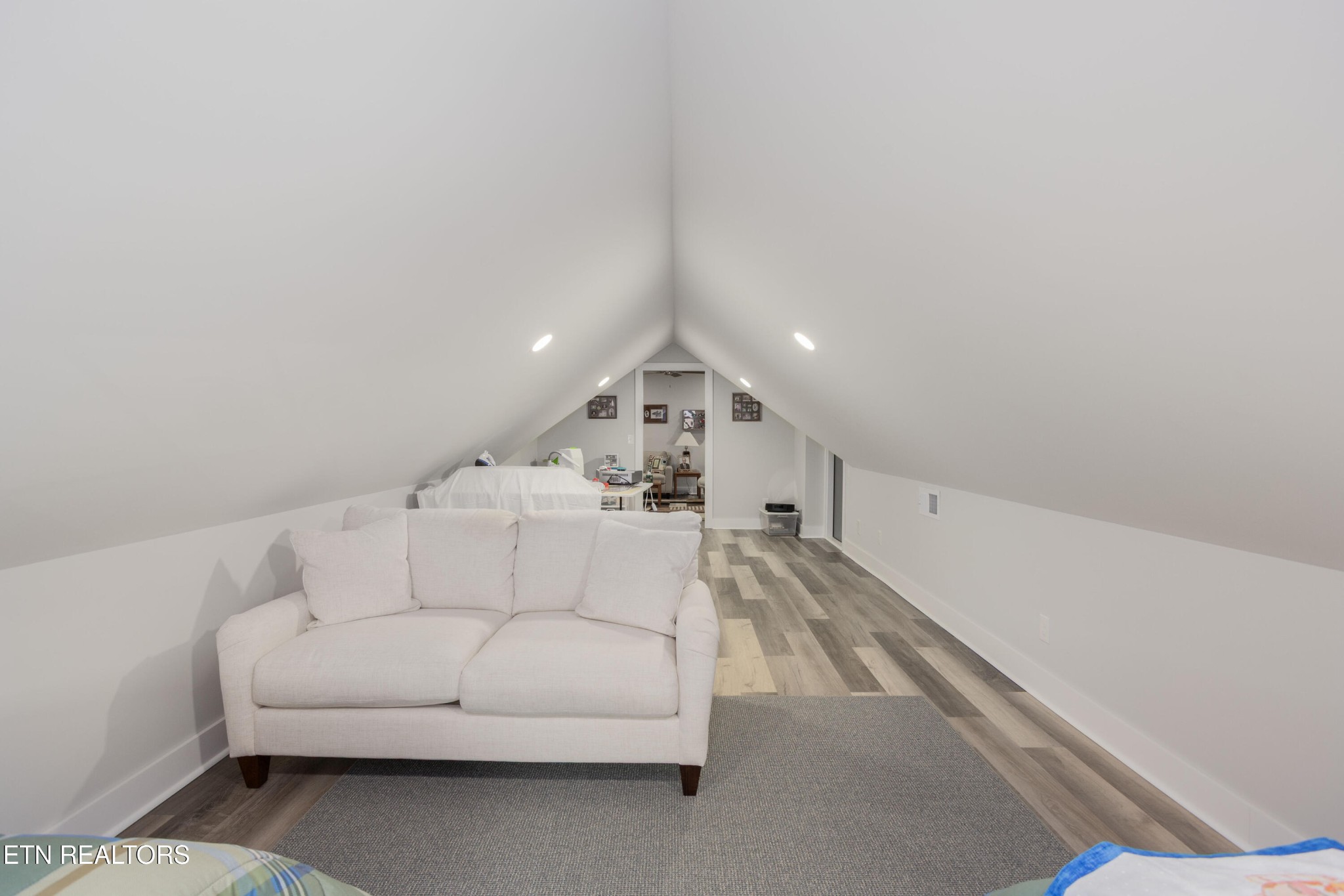 986 Meadow Walk Lane