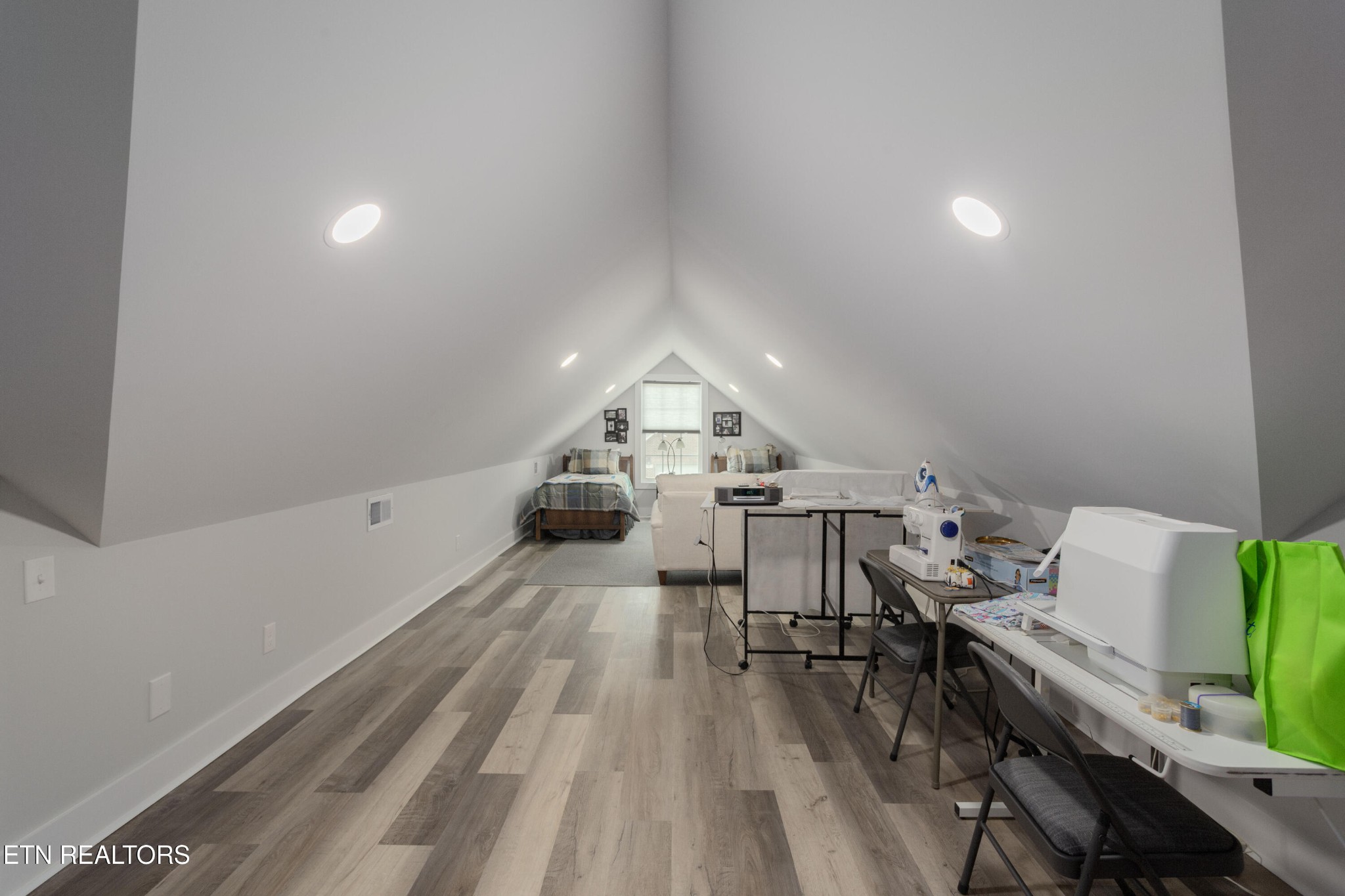 986 Meadow Walk Lane
