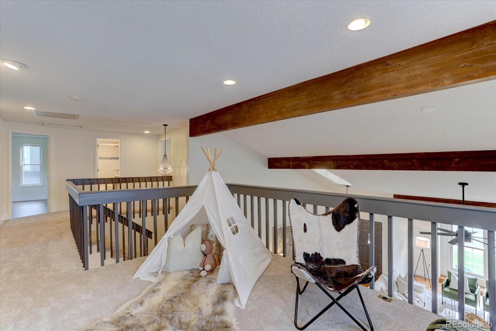 7643 Sunshine Peak