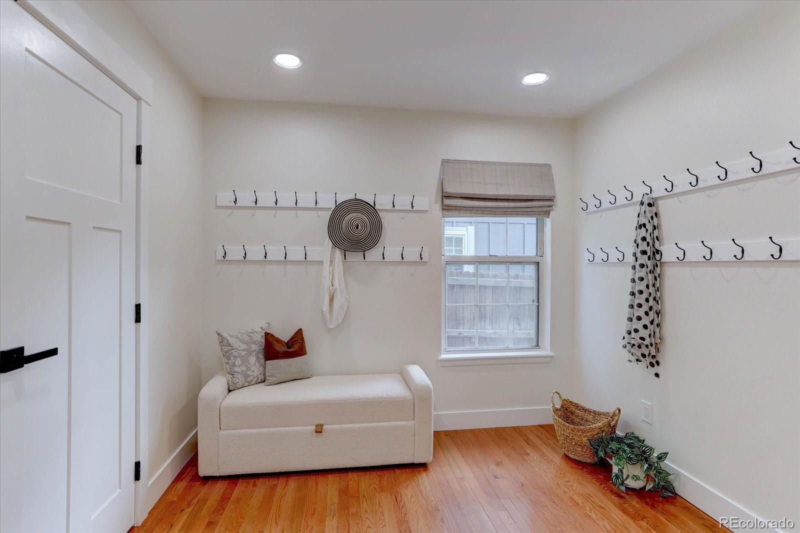 7643 Sunshine Peak