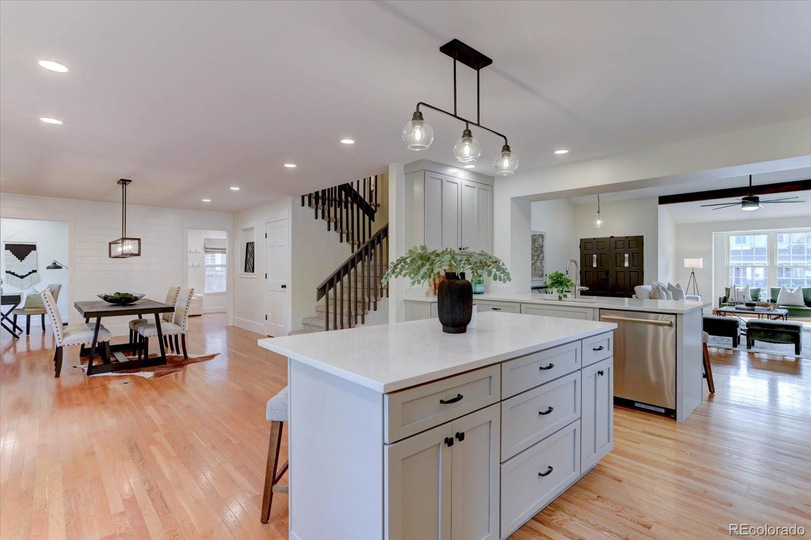 7643 Sunshine Peak