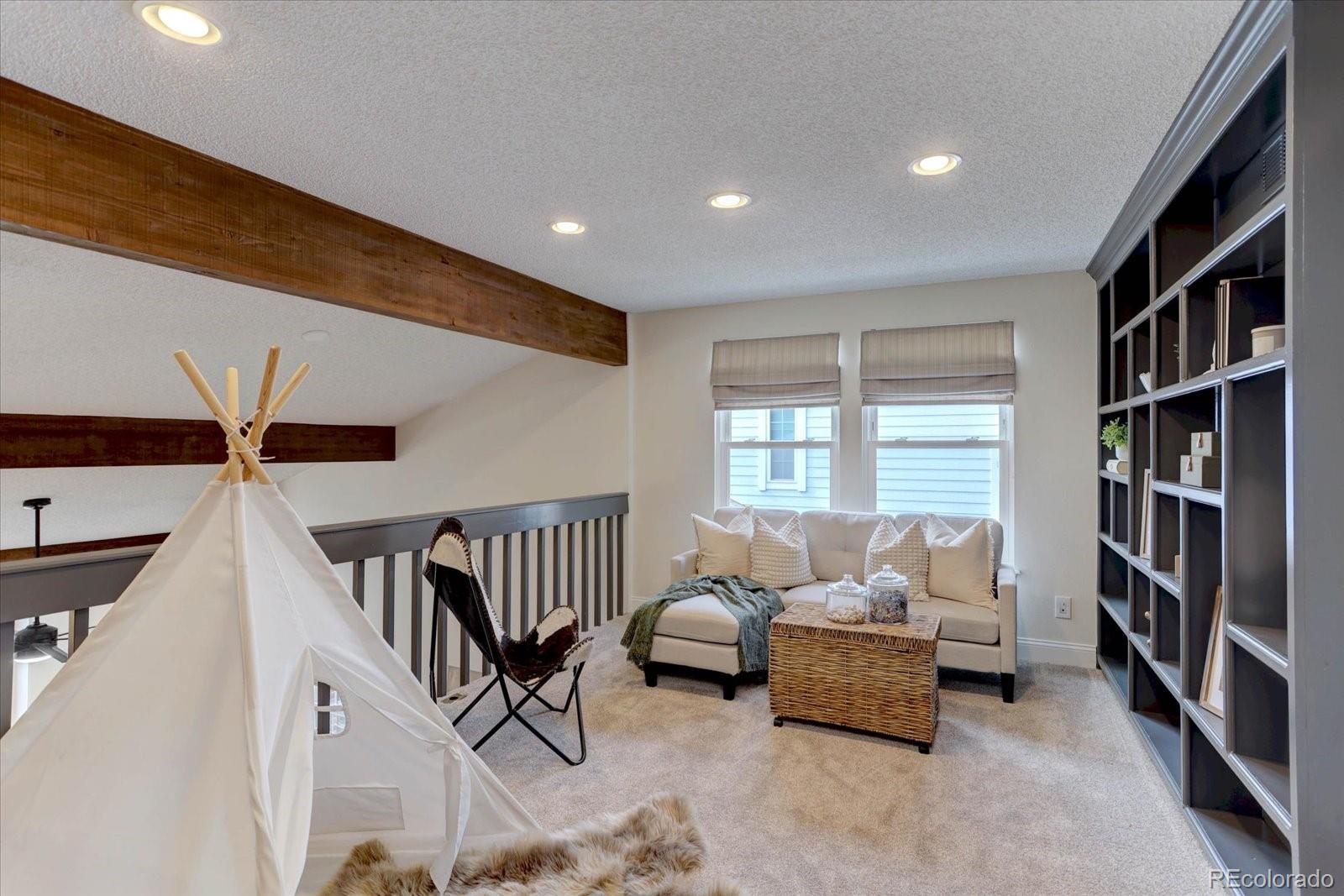 7643 Sunshine Peak