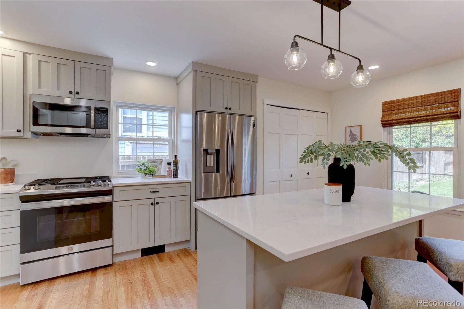 7643 Sunshine Peak