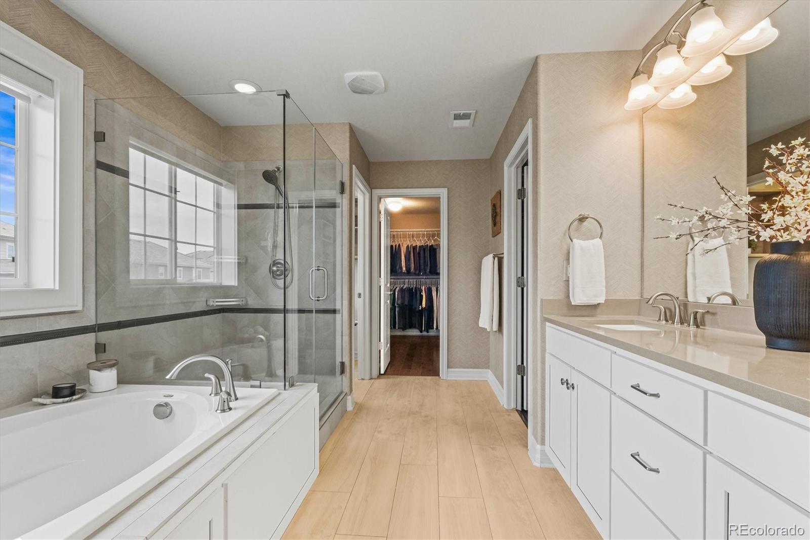 14097 Double Dutch Circle