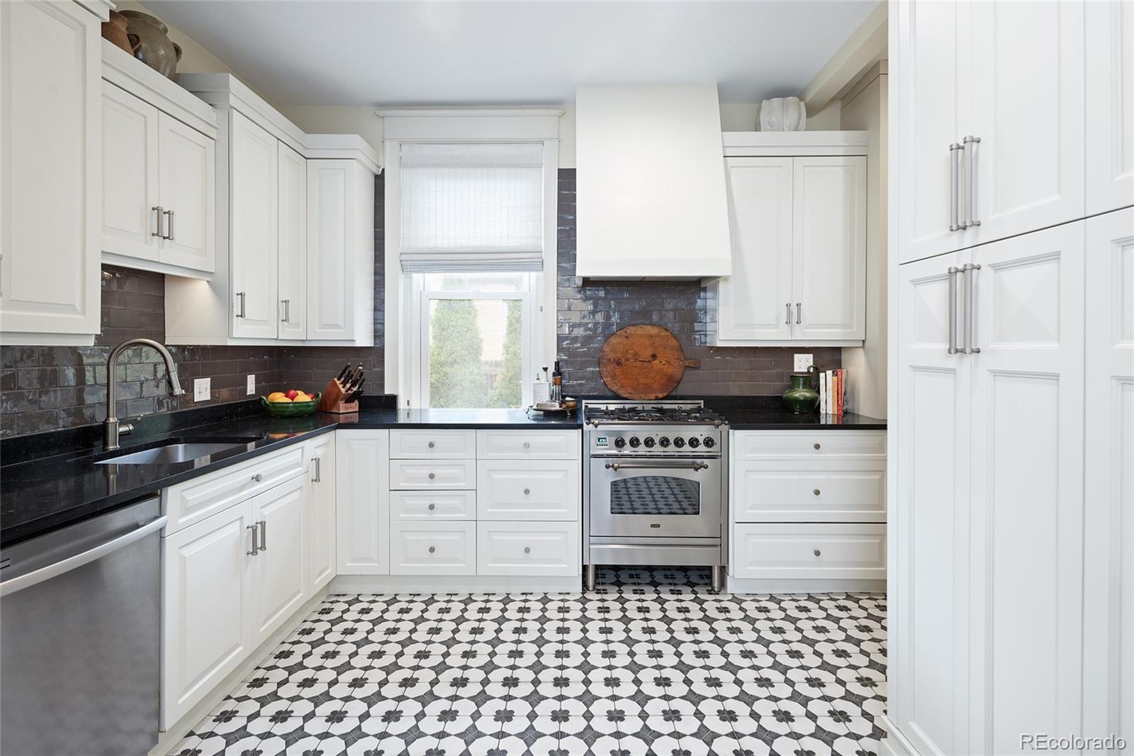 1647 Krameria Street