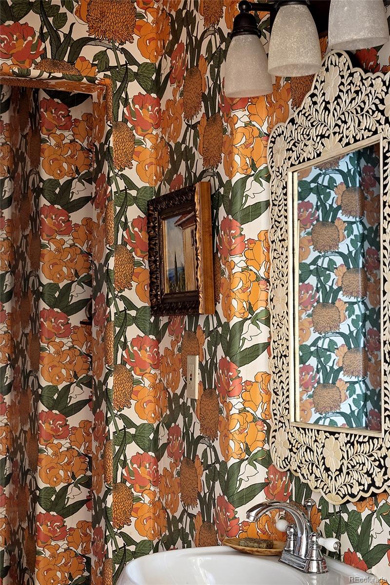 1647 Krameria Street