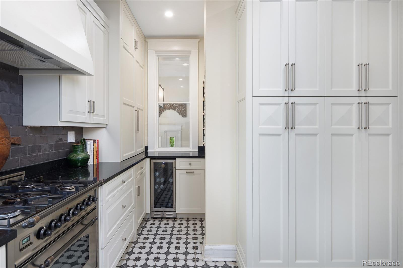 1647 Krameria Street