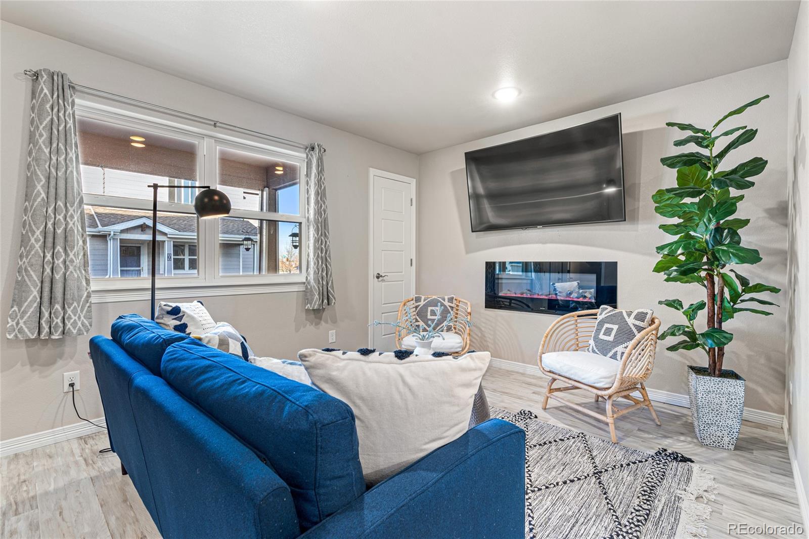 6104 Summit Peak Court Unit: 104