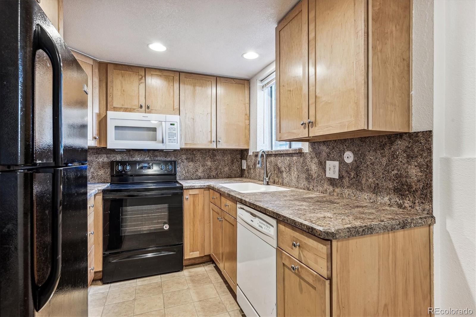 2700 S Holly Street Unit: 105