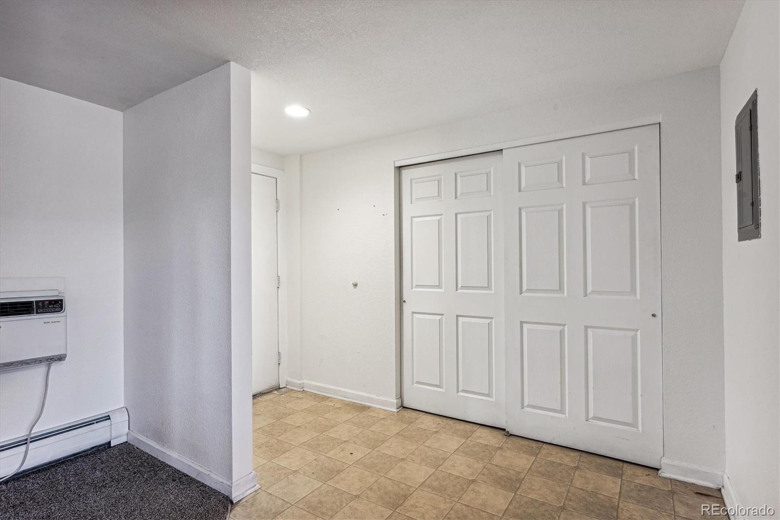 2700 S Holly Street Unit: 105