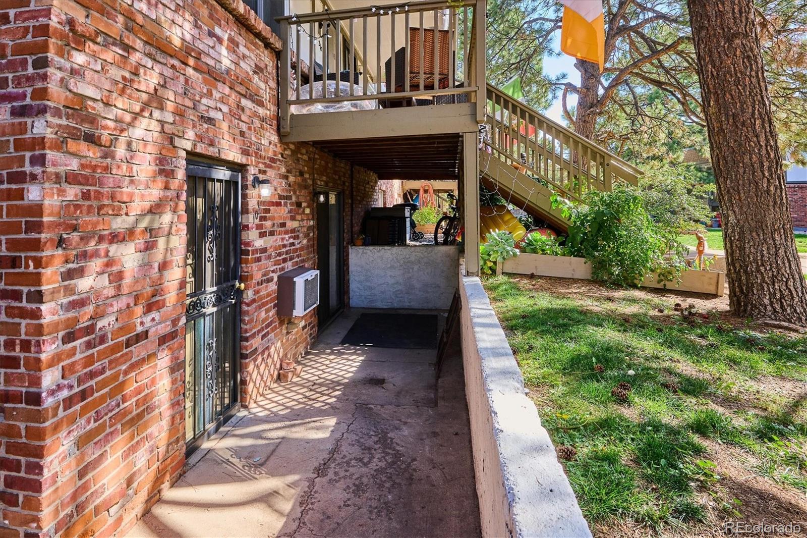 2700 S Holly Street Unit: 105