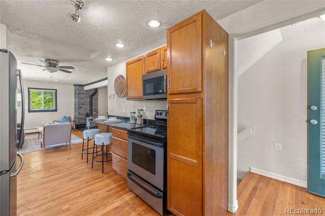 6465 W 32nd Avenue