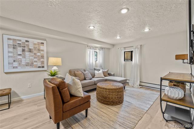 6465 W 32nd Avenue
