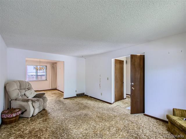 7058 Vivian Court