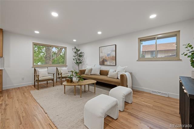 8633 W Warren Drive