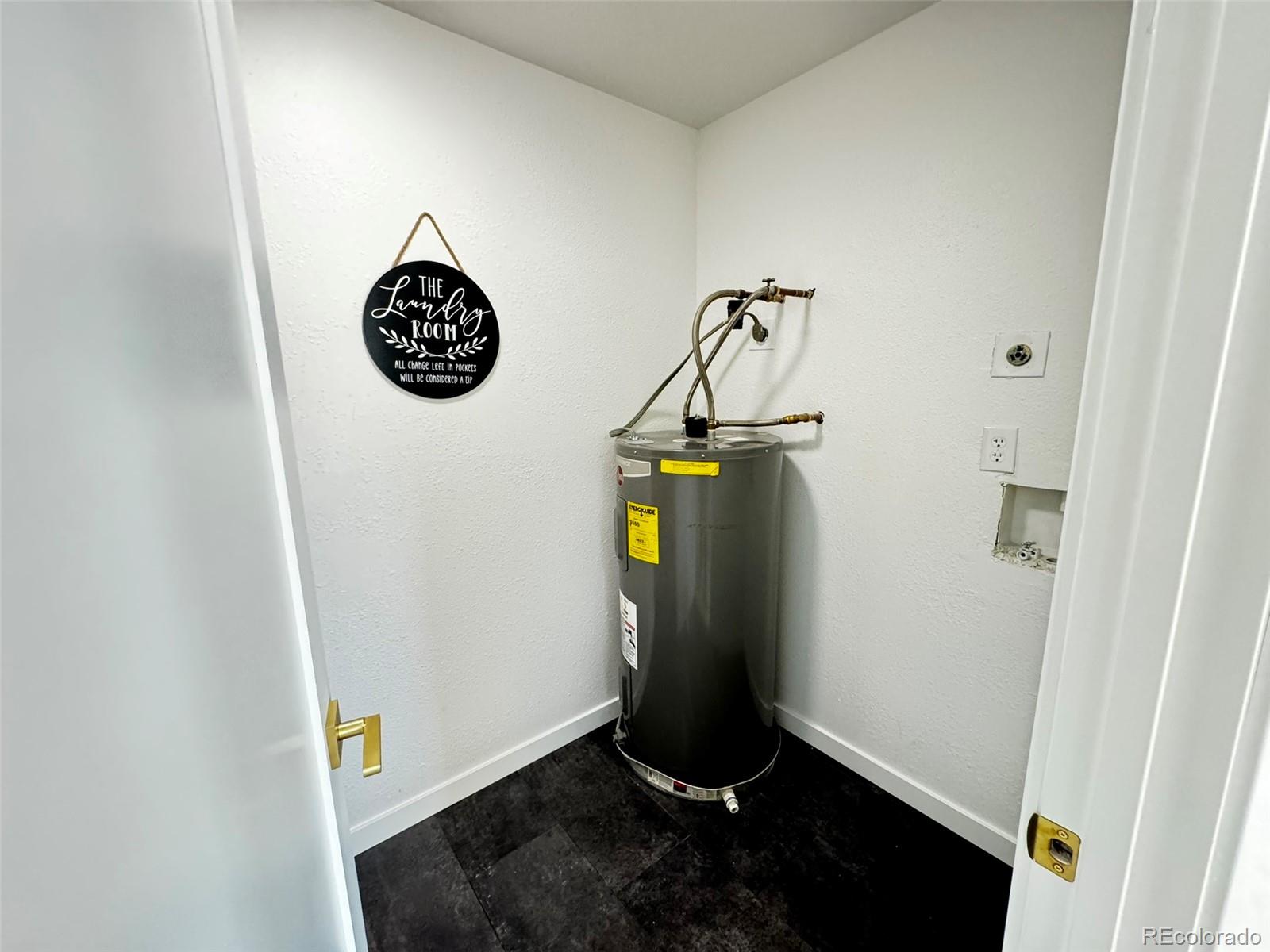 8100 W Quincy Avenue Unit: M8