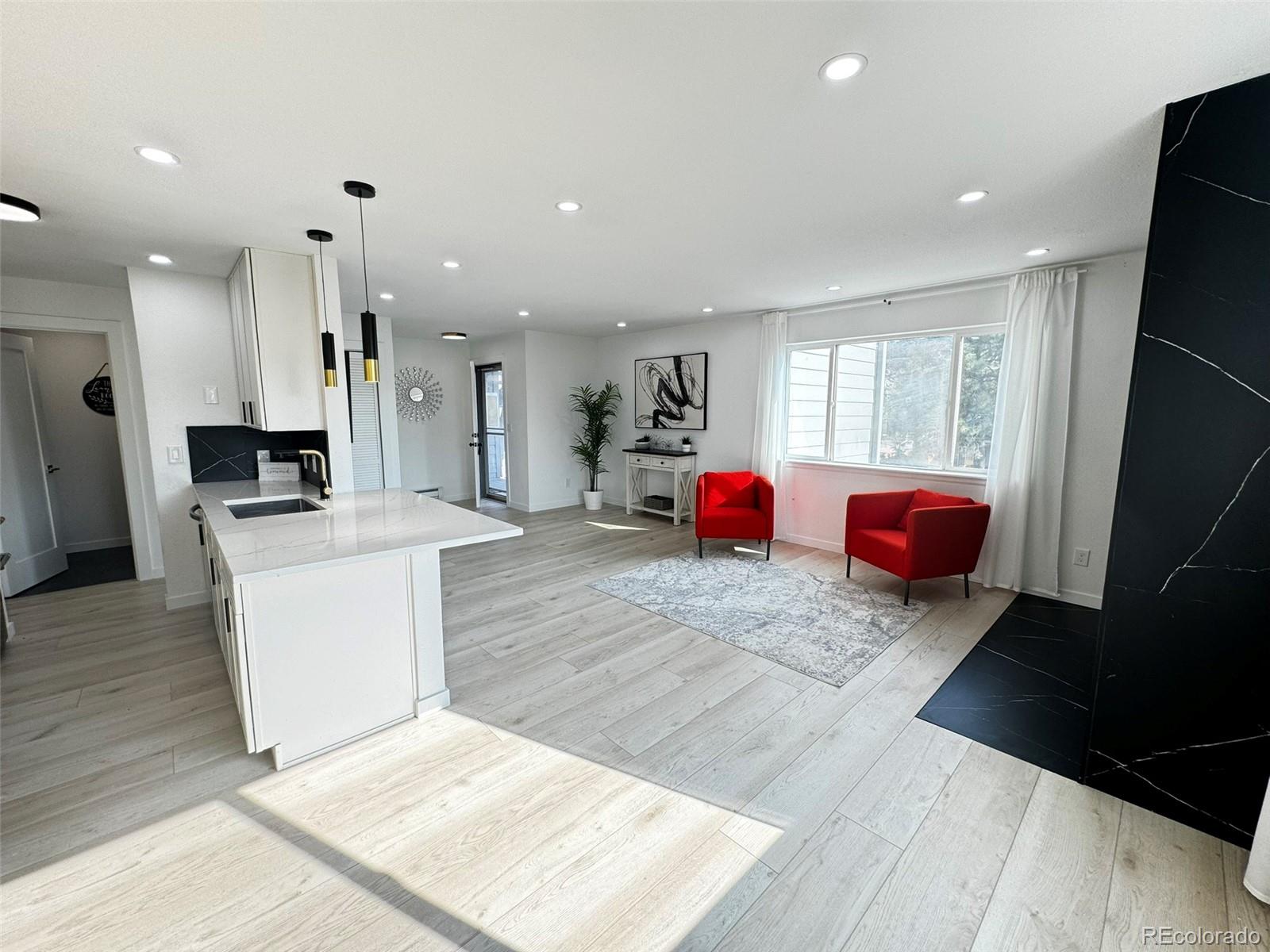 8100 W Quincy Avenue Unit: M8