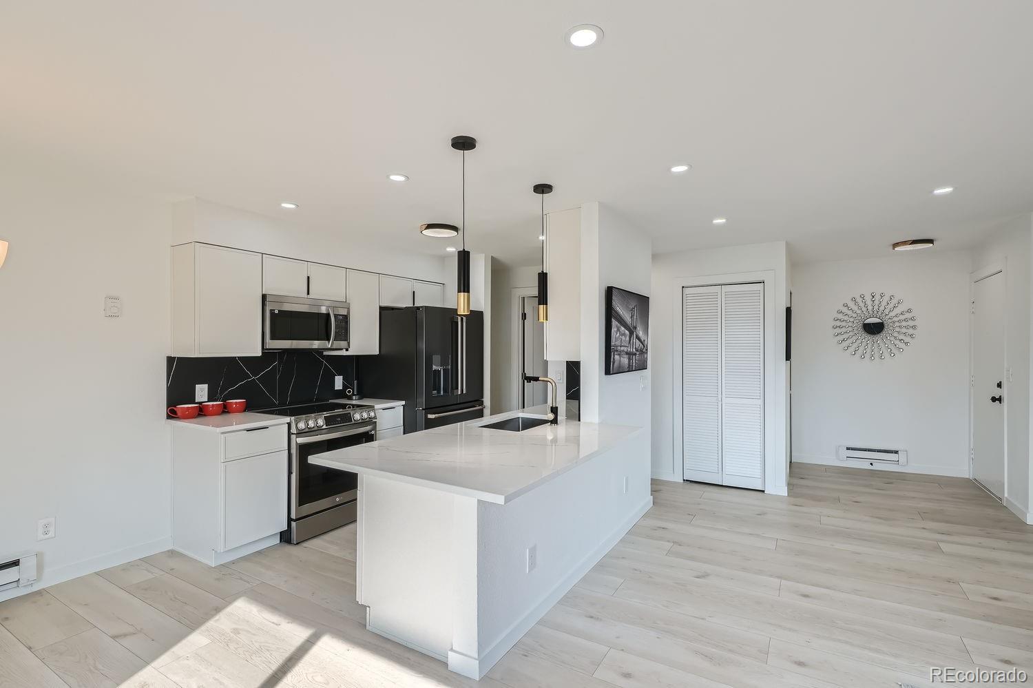 8100 W Quincy Avenue Unit: M8