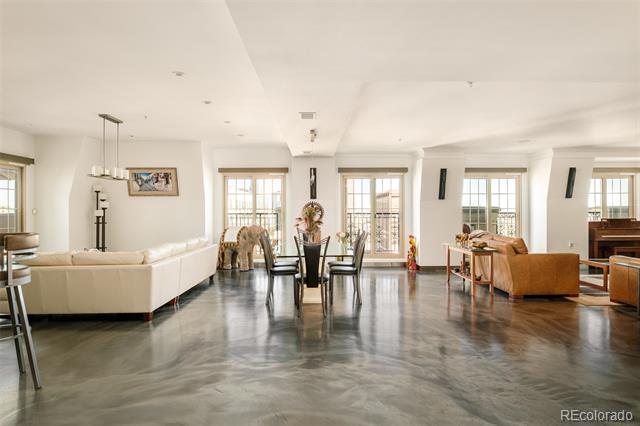 975 N Lincoln Street Unit: 14D