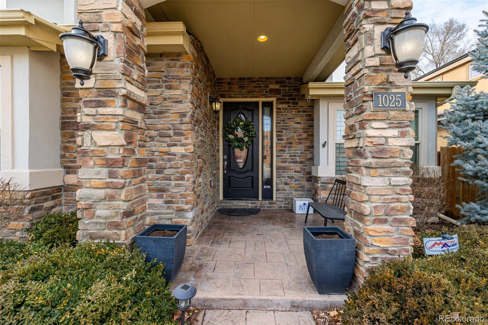 1025 S Locust Street