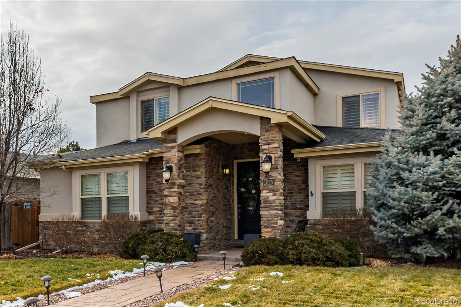 1025 S Locust Street