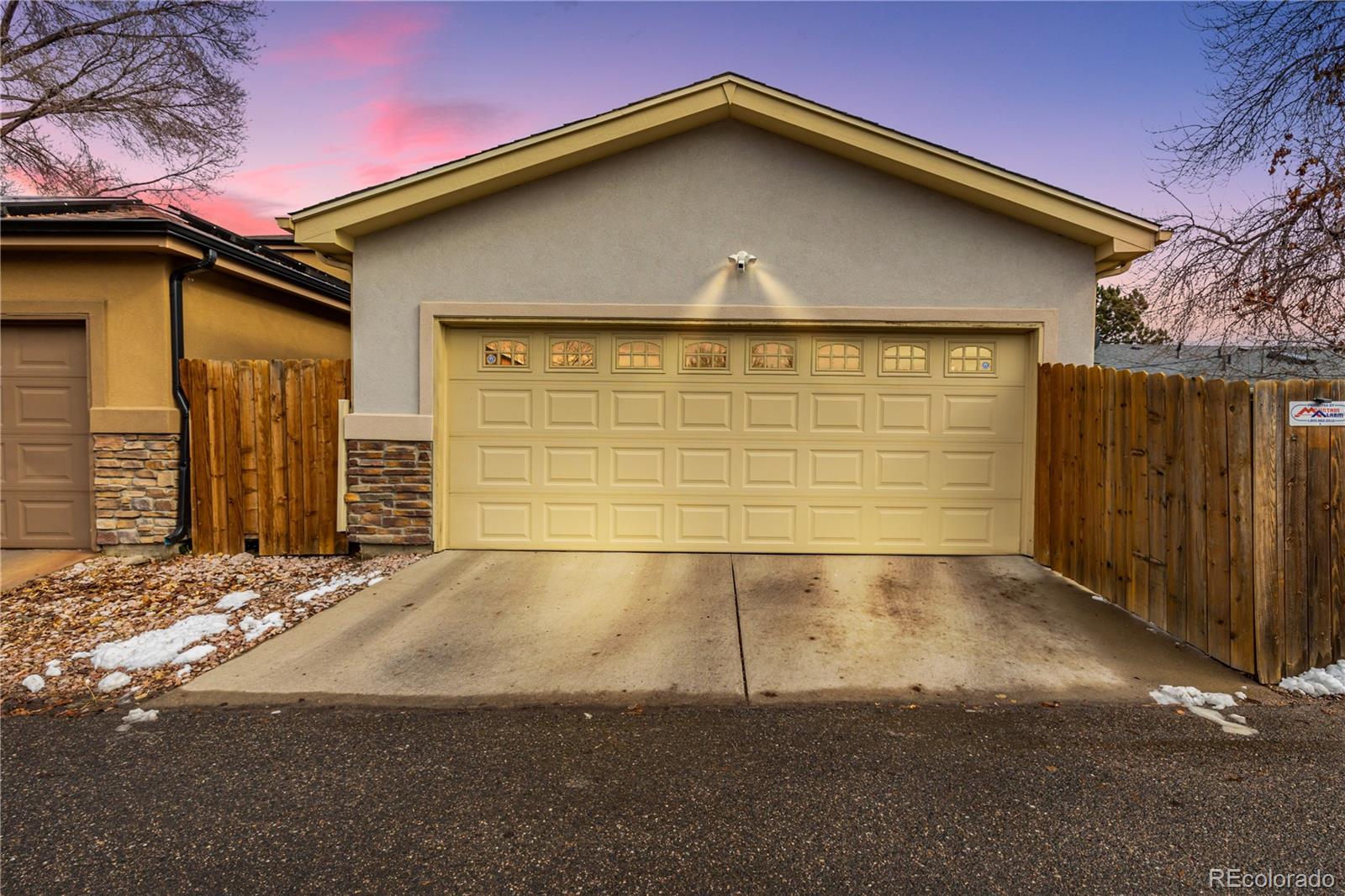 1025 S Locust Street