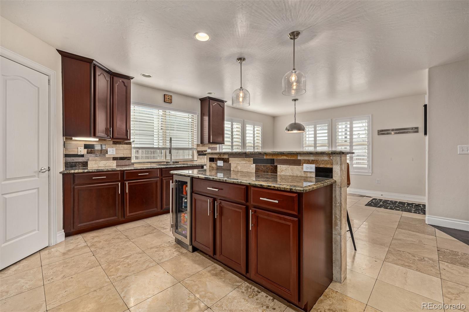 1025 S Locust Street