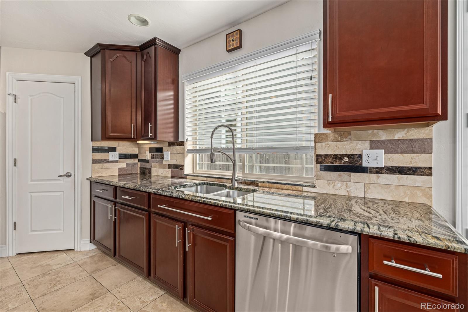 1025 S Locust Street